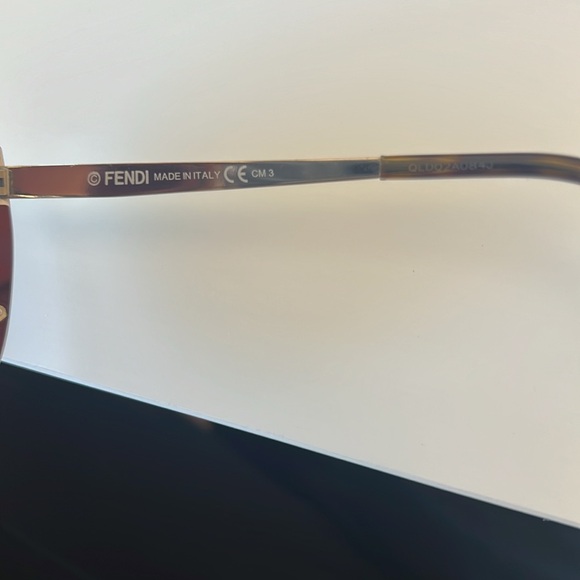 Fendi Wrap Around Racer Sunglasses
Silver Ff-0057-s Mxnoh 130mm vintage - Picture 4 of 7